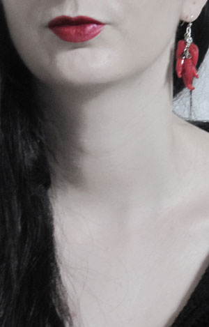 Foto: Jennifer Sonntag - rote Ohrhängern und Lippen